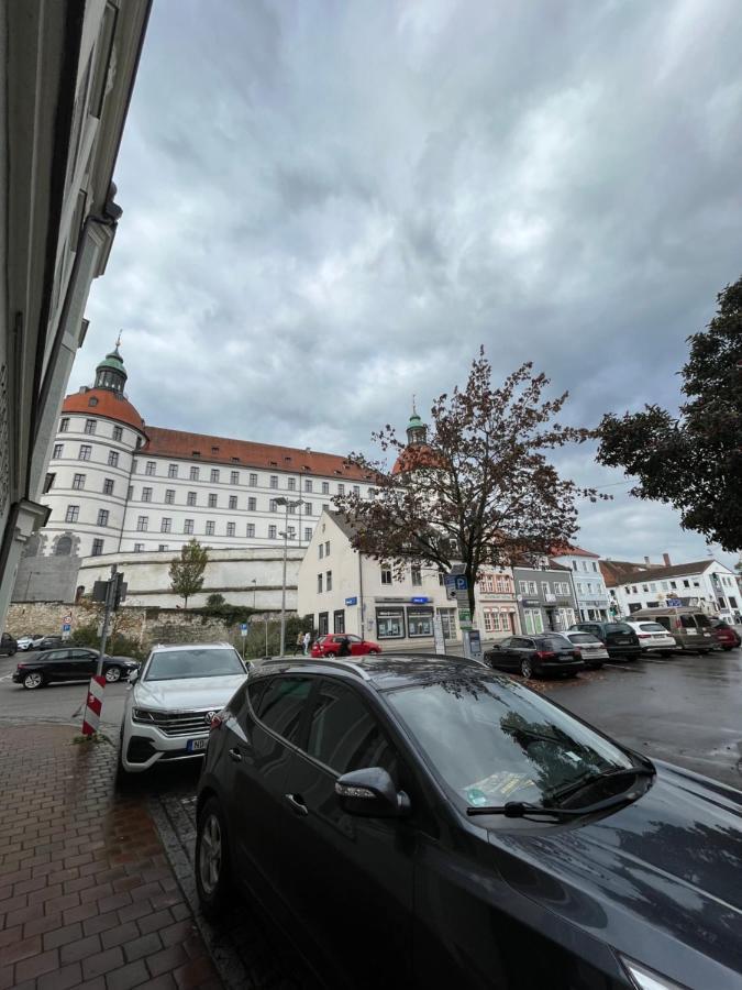 Zimmer Zum Vermieten Direkt An Der Donau Und Am Schloss Нойбург-ан-дер-Донау Экстерьер фото